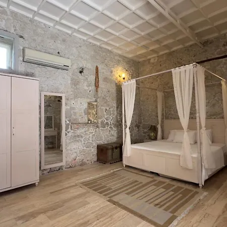 Aliko Hotel 4*