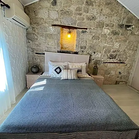 Aliko Hotel