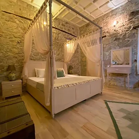 Aliko Hotel 4*